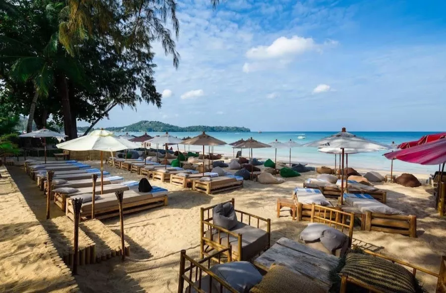 Пляжный Клуб Nomad в Пхукете: Пляж, Ресторан, Бар, Коктейли, Beach, Restaurant, Bar, Cocktails,