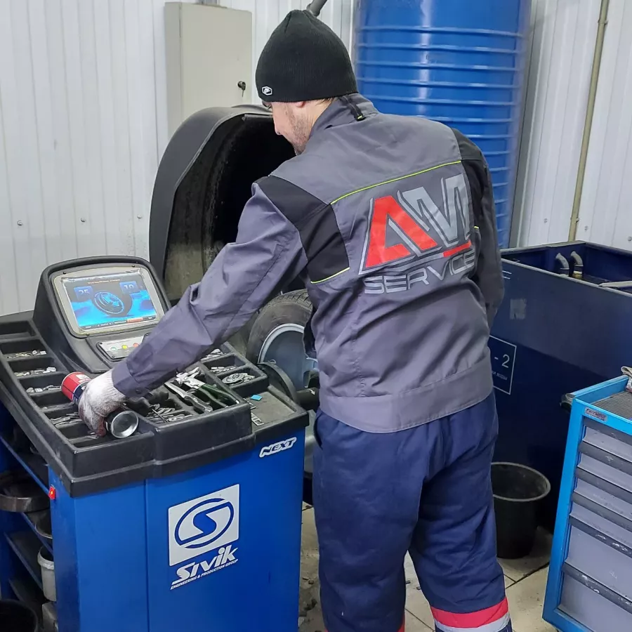 Автосервис Ам-Сервис в Новороссийске: СТО, Ремонт Автокондиционера, Заправка Автокондиционера, Ремонт АКПП, Ремонт Двигателя, Замена Масла, Покраска Авто, Установка Парктроника, Тонировка Стёкол, Ремонт Ходовой, Ремонт Стартеров, Компьютерная Диагностика, Чистка Форсунок, Промывка Инжектора, Сигнализация, Ремонт КПП, Полировка, Ремонт Генераторов, Ремонт РКПП, Удаление Катализаторов,