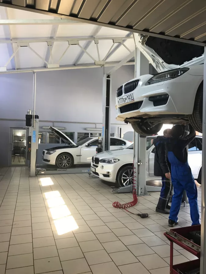 Автосервис Бавария-М в Новороссийске: СТО, Ремонт Автокондиционера, Заправка Автокондиционера, Ремонт АКПП, Ремонт Двигателя, Замена Масла, Установка Парктроника, Ремонт Ходовой, Ремонт Стартеров, Компьютерная Диагностика, Промывка Инжектора, Ремонт КПП, Замена ГРМ, Удаление Катализаторов, Ремонт Моста,