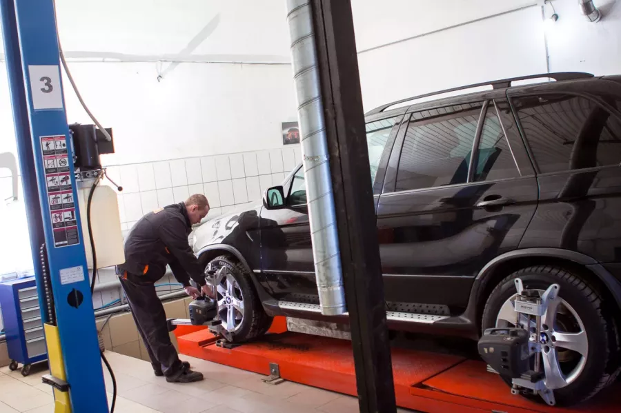 Автосервис Fit Service в Новосибирске: СТО, Шиномонтаж , Ремонт АКПП, Ремонт Двигателя, Замена Масла, Ремонт Стартеров, Ремонт Автоэлектрики, Чистка Форсунок, Промывка Инжектора, Ремонт КПП, Ремонт ГБЦ, Ремонт РКПП, Заказ Запчастей, Замена ГРМ,