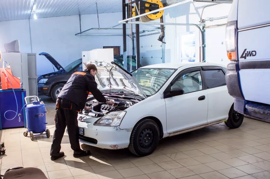 Автосервис Fit Service в Новосибирске: СТО, Шиномонтаж , Ремонт АКПП, Ремонт Двигателя, Замена Масла, Ремонт Стартеров, Ремонт Автоэлектрики, Чистка Форсунок, Промывка Инжектора, Ремонт КПП, Ремонт ГБЦ, Ремонт РКПП, Заказ Запчастей, Замена ГРМ,