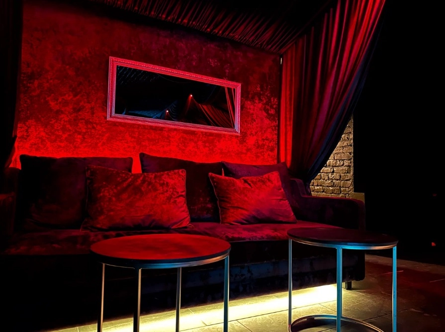 Ночной Клуб Room 38 в Санкт-Петербурге: Чил-Аут, Шоу-Программа, Вечеринка, Стриптиз, Музыкально, Танцы, Корпоративный Отдых, Ночной клуб,