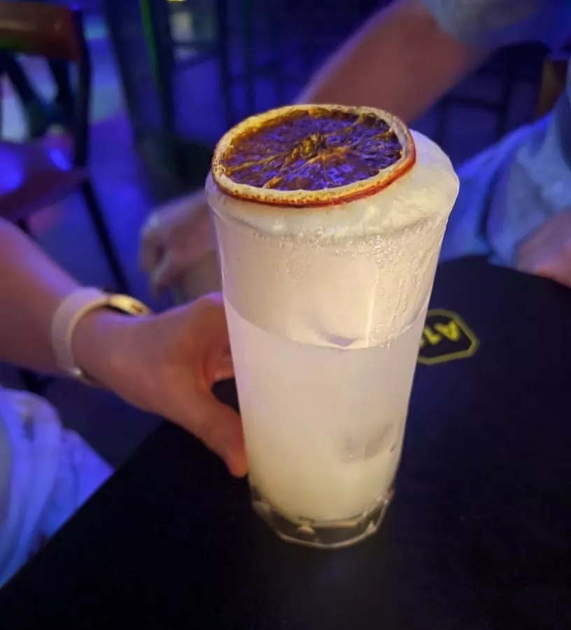 Бар The Library Phuket в Пхукете: Бар, Коктейли, Закуски, Bar, Cocktails, Snacks,