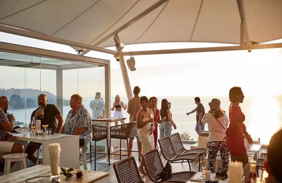 Ресторан The Sundeck в Пхукете: Ресторан, Бар, Restaurant , Bar, Десерты, Desserts,