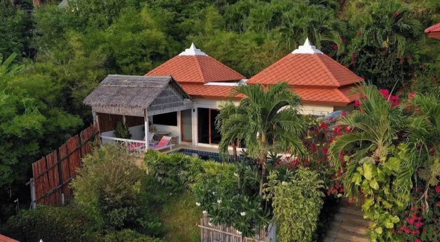 Отель Soul Villas By The Beach в Пхукете: Отель, Сад, Hotel, Garden, Villa, Beach, Вилла, Пляж, Cafe, Кафе,