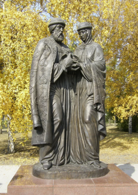 Памятник "Святой Пётр и Февронья Муромские"