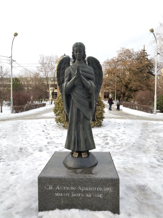 Памятник "Ангел-хранитель"