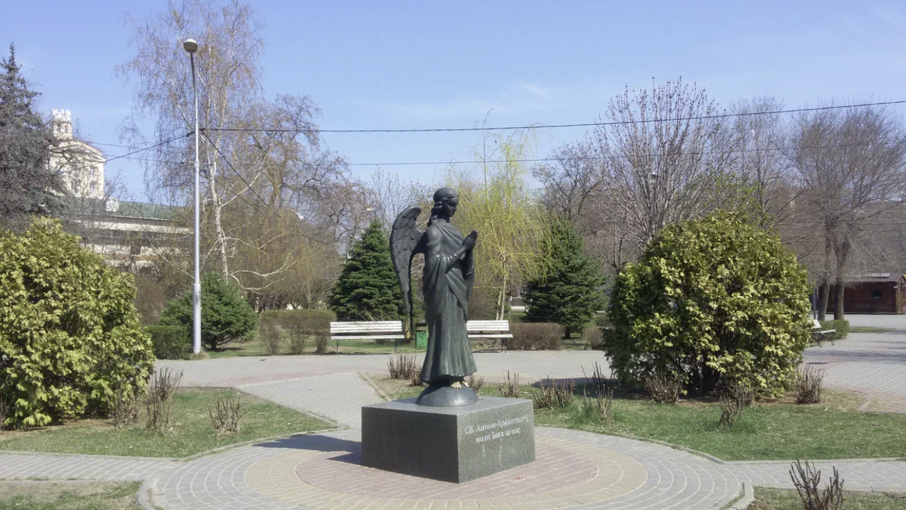 Памятник "Ангел-хранитель"