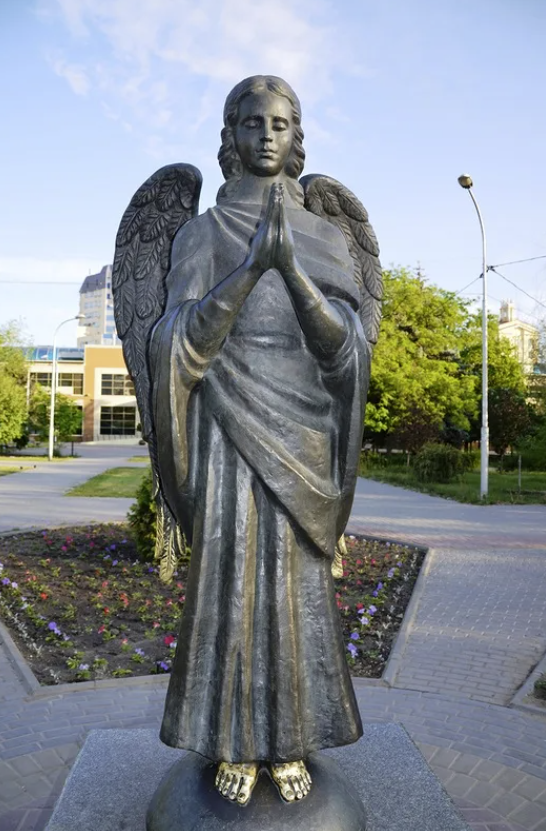 Памятник "Ангел-хранитель"