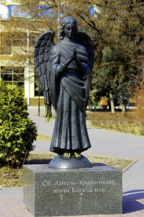 Памятник "Ангел-хранитель"