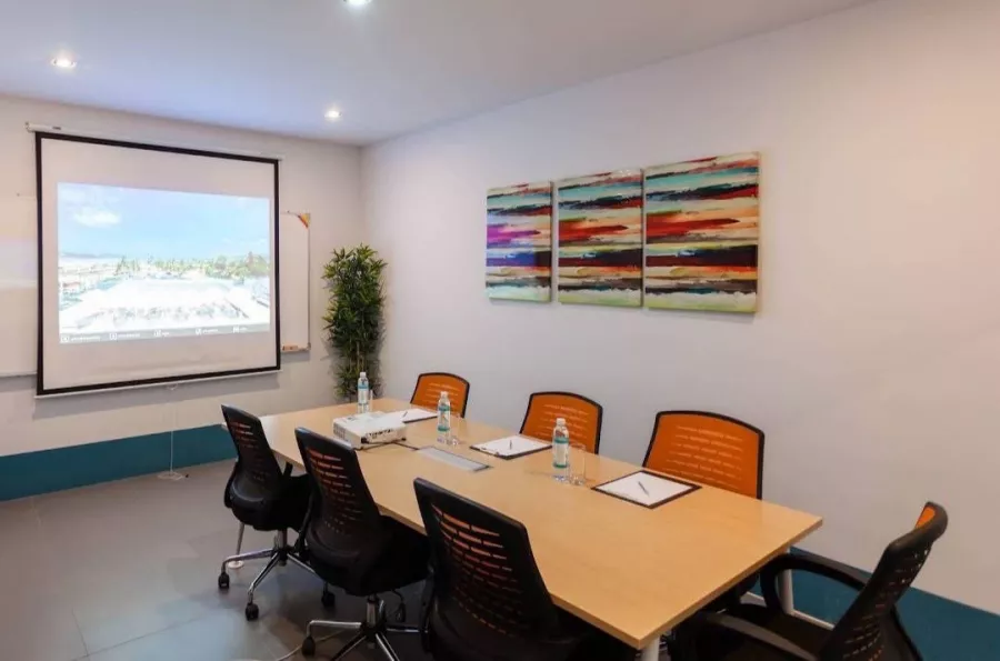 Отель The Bloc в Пхукете: Ресторан, Бассейн, Отель, Restaurant, Swimming Pool, Hotel,