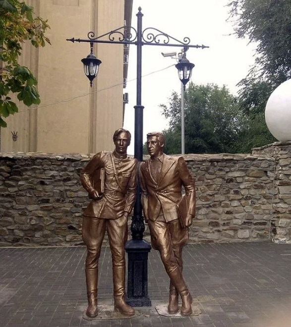 Памятник "Г. Жеглов и В. Шарапов"