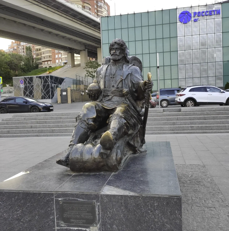 Памятник "Дон-Батюшка"