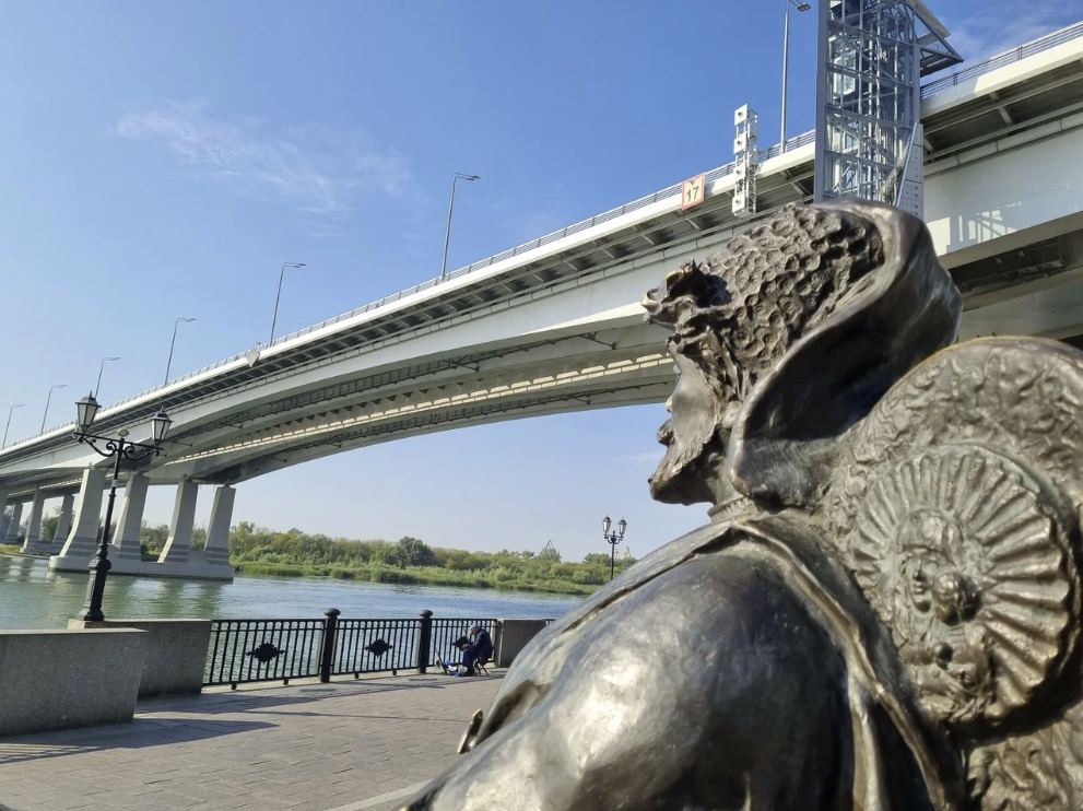 Памятник "Дон-Батюшка"