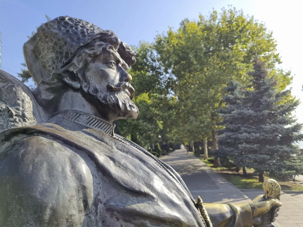 Памятник "Дон-Батюшка"