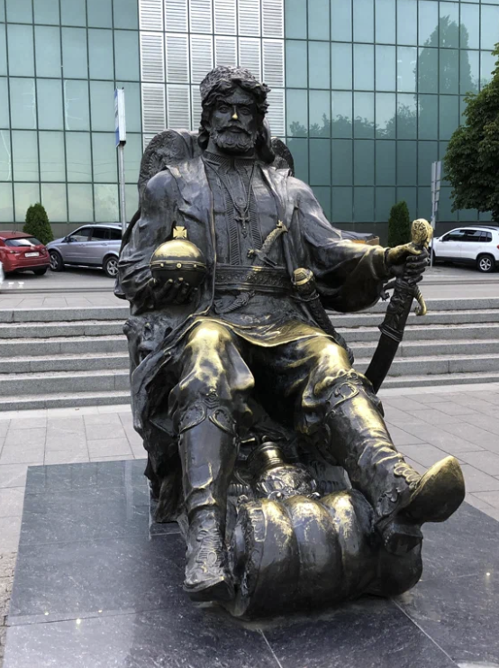 Памятник "Дон-Батюшка"