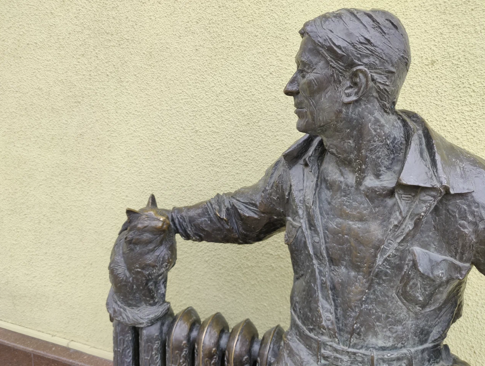 Памятник "Сантехник"