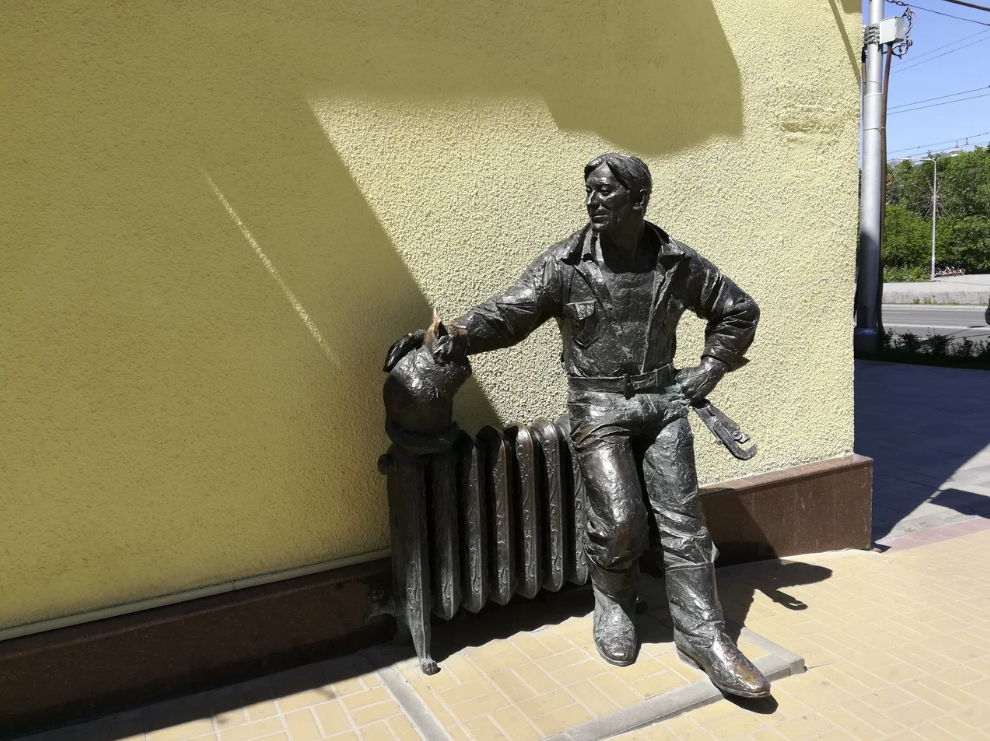 Памятник "Сантехник"