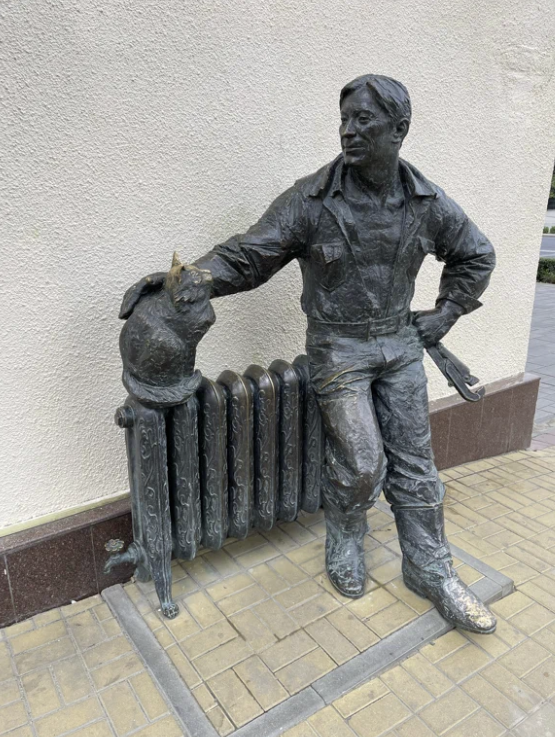 Памятник "Сантехник"