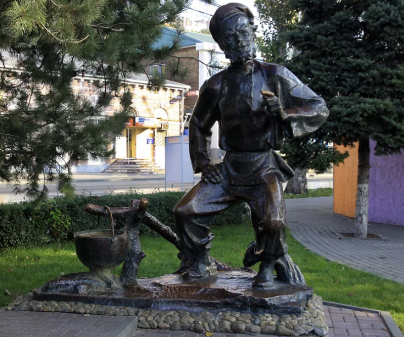 Скульптура "Дед Щукарь"