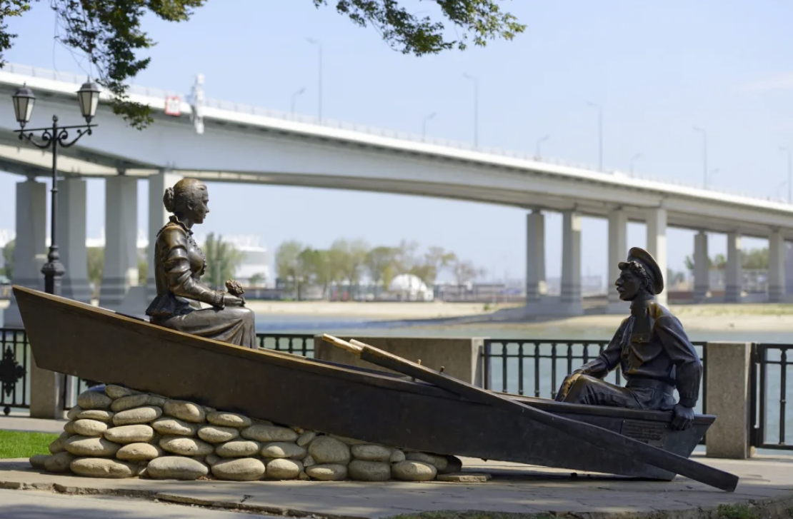 Скульптура "Григорий и Аксинья"