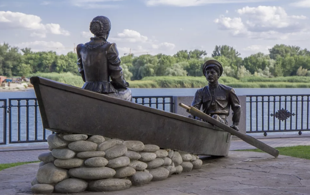 Скульптура "Григорий и Аксинья"