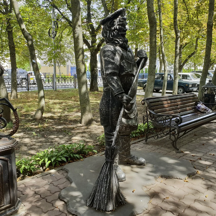 Скульптура "Дворник"