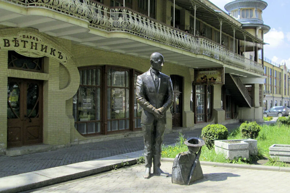 Скульптура "Киса Воробьянинов"