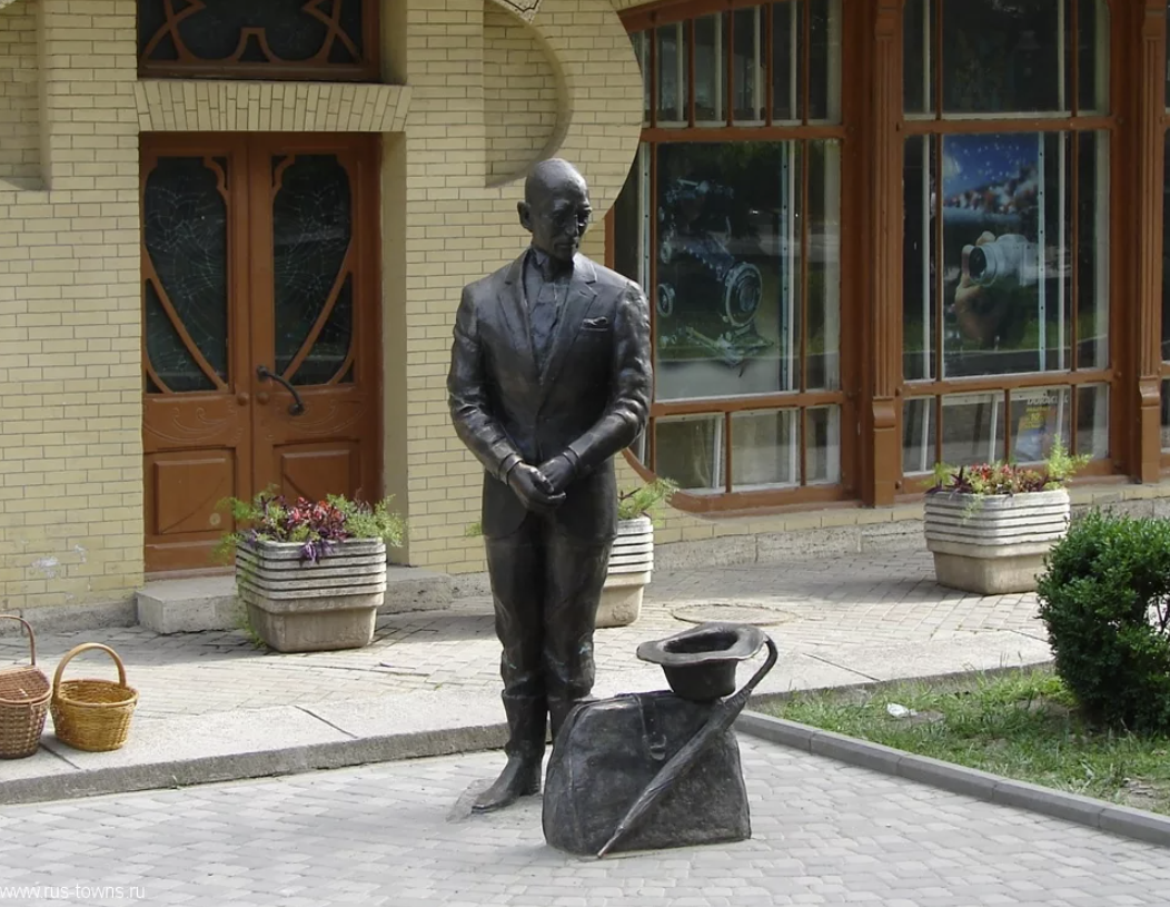 Скульптура "Киса Воробьянинов"