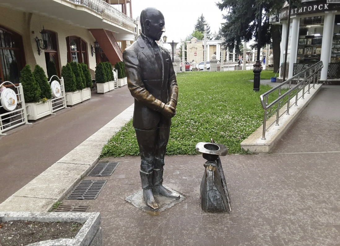 Скульптура "Киса Воробьянинов"