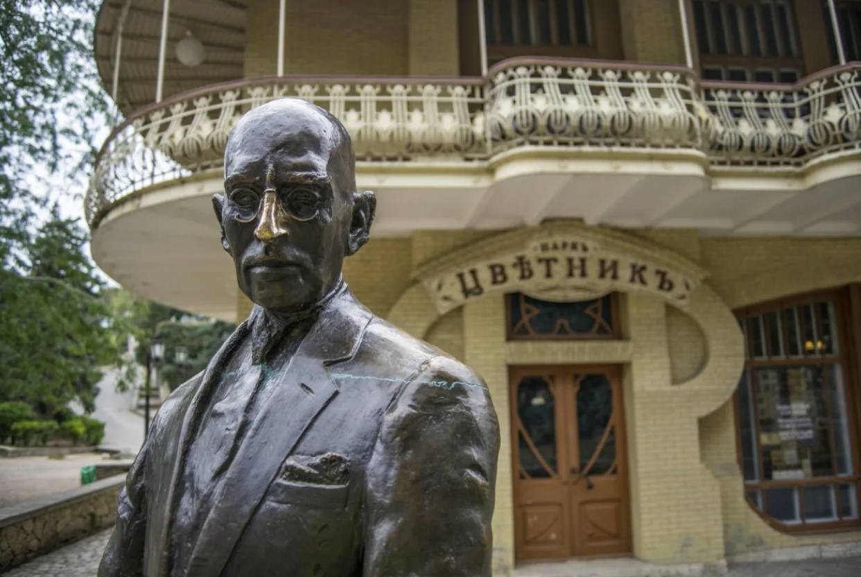 Скульптура "Киса Воробьянинов"