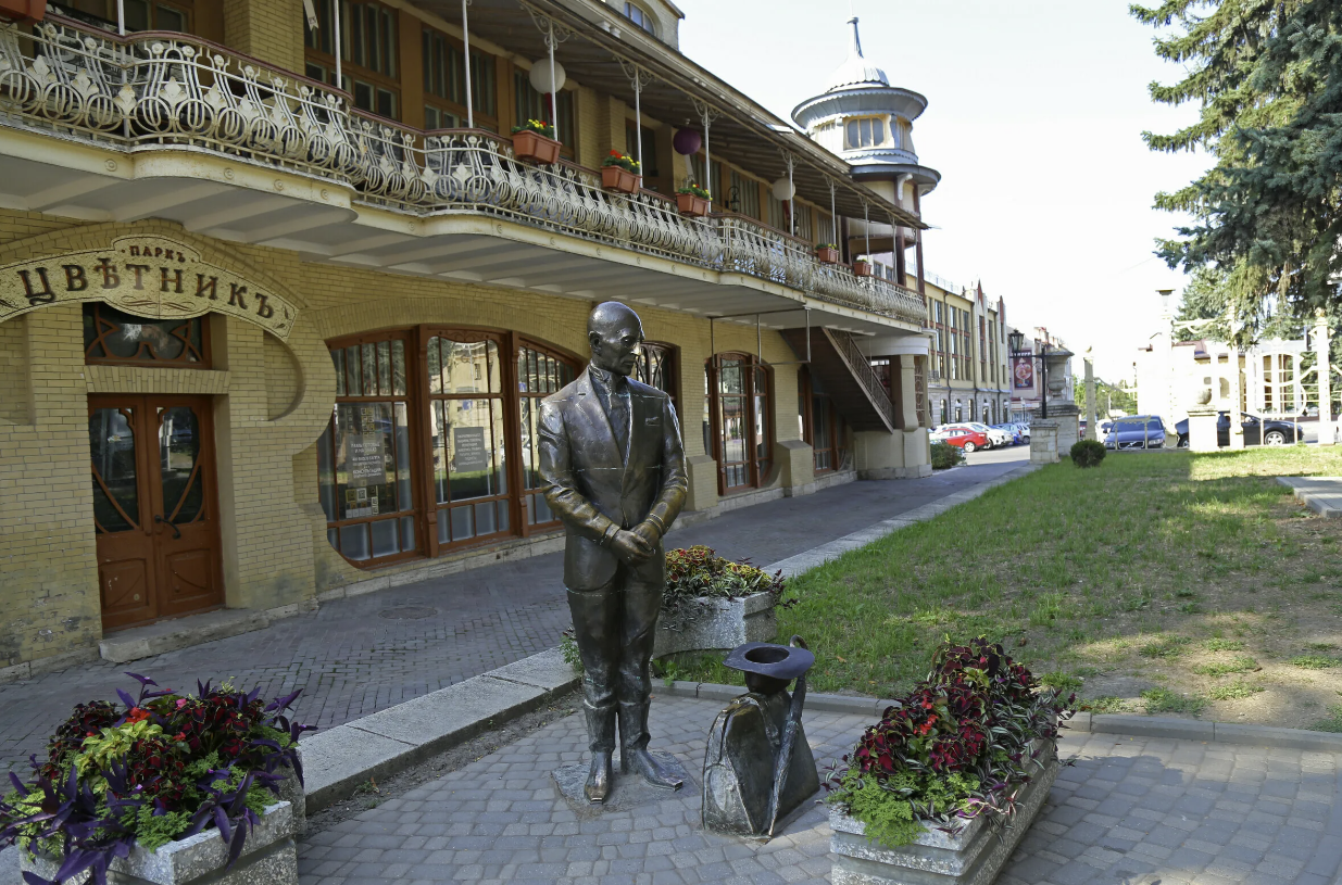 Скульптура "Киса Воробьянинов"