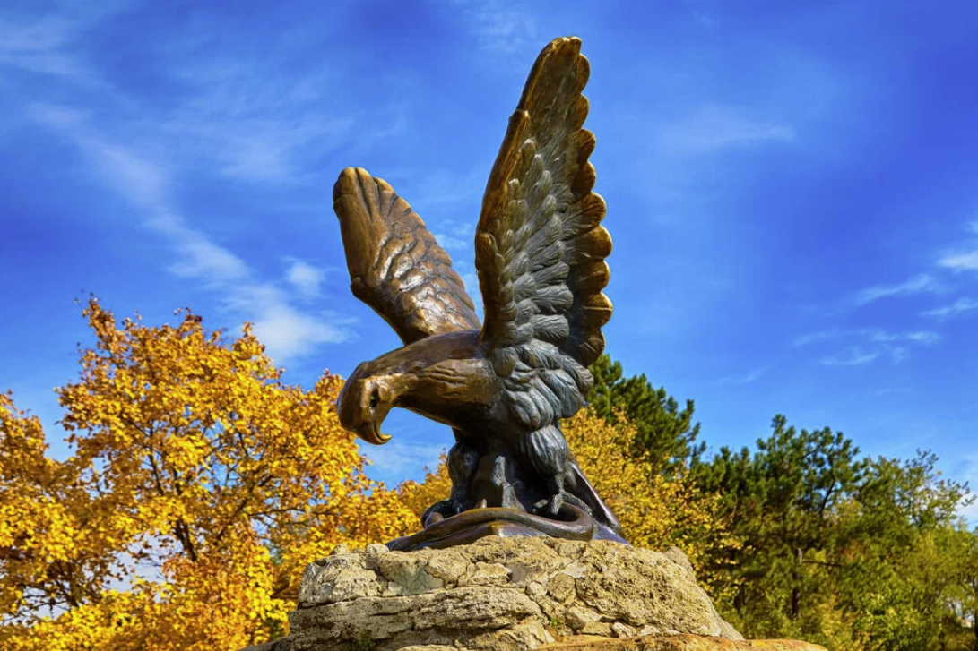 Скульптура "Орёл"