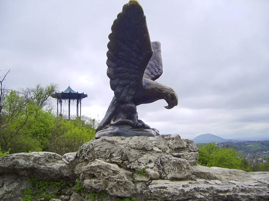 Скульптура "Орёл"
