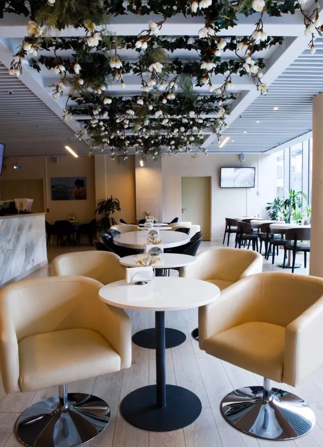 Кофейня Aroma espresso в Москве: Кафе, Кофе с собой , Ресторан , Кофе, Летняя веранда , Десерты, Завтрак , Семейный ресторан , Где поесть ,