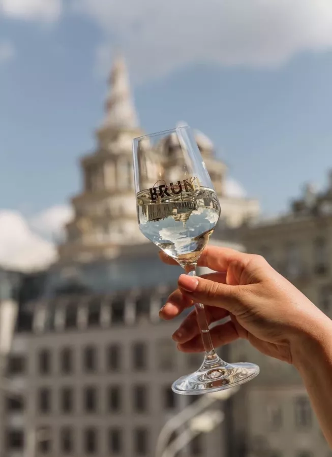 Ресторан Bruni Prosecco Bar в Москве: Вкусно поесть , Куда сходить , Ресторан , Бар, Винная карта , Десерты, Завтрак, Где поесть , Летняя веранда , Терраса ,