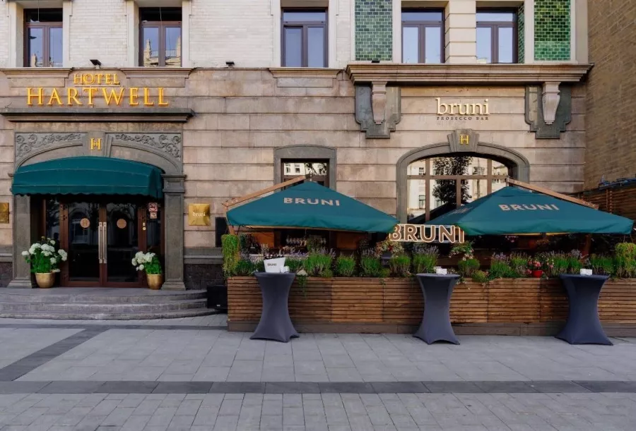 Ресторан Bruni Prosecco Bar в Москве: Вкусно поесть , Куда сходить , Ресторан , Бар, Винная карта , Десерты, Завтрак, Где поесть , Летняя веранда , Терраса ,