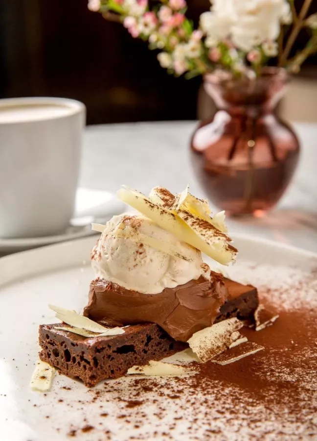 Ресторан Bruni Prosecco Bar в Москве: Вкусно поесть , Куда сходить , Ресторан , Бар, Винная карта , Десерты, Завтрак, Где поесть , Летняя веранда , Терраса ,