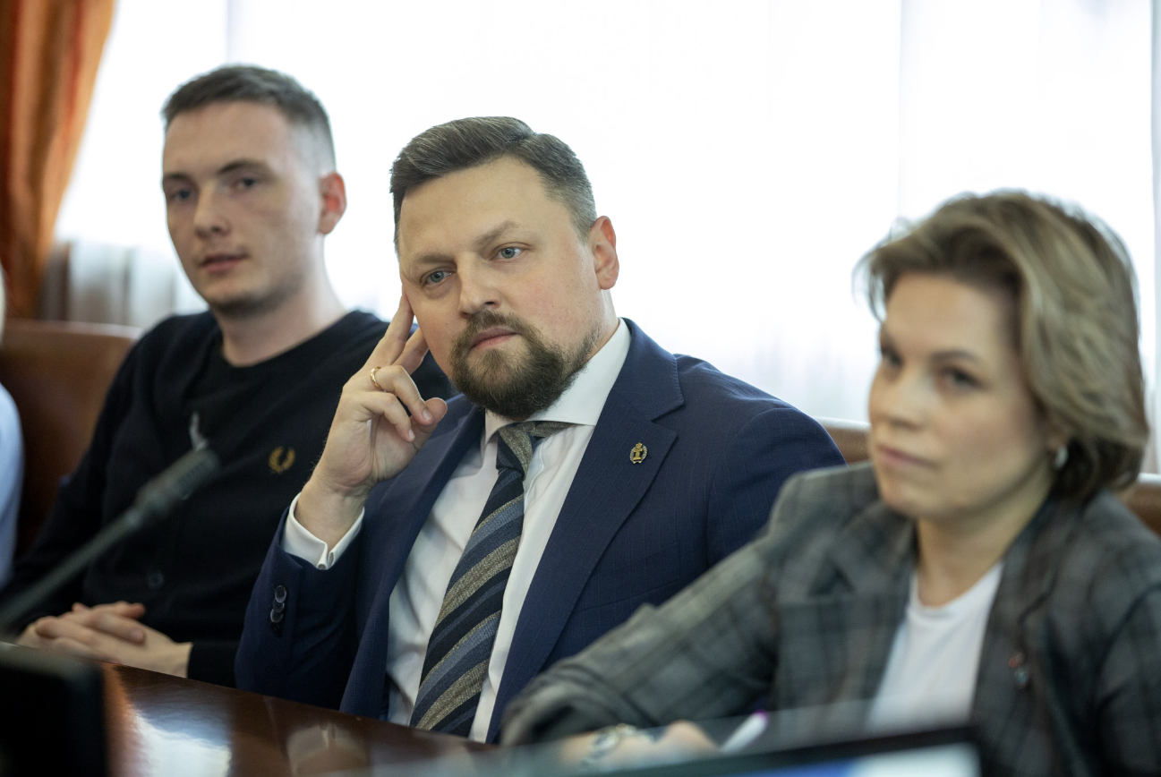 Адвокатское бюро "Ахметов, Хозяйкин и Партнеры"