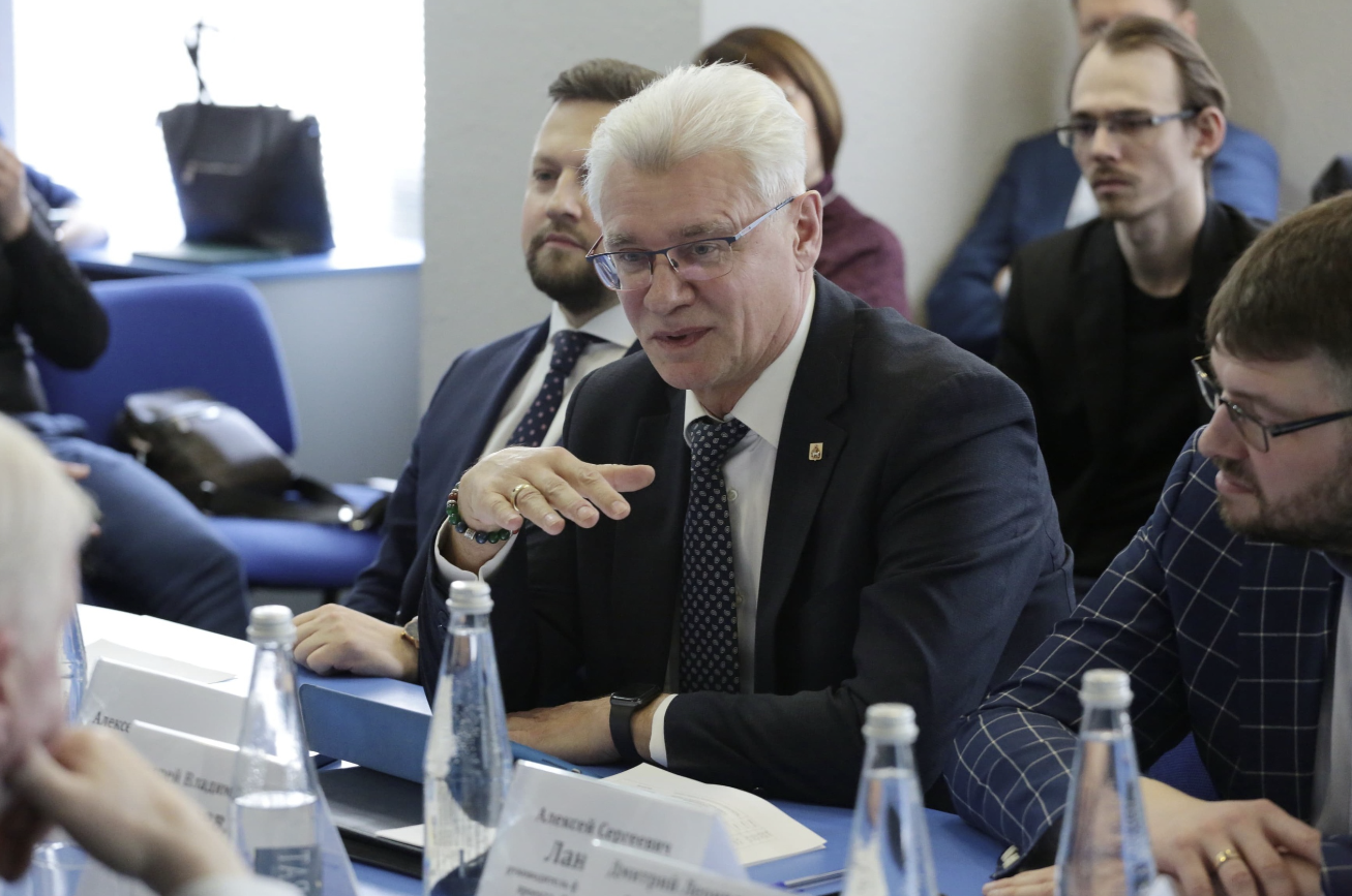 Адвокатское бюро "Ахметов, Хозяйкин и Партнеры"