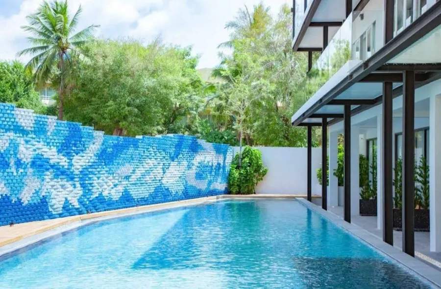 Отель Anona Beachfront Phuket Resort в Пхукете: Отель, Бассейн, Ресторан, Hotel, Swimming Pool, Restaurant, Beach, Пляж,