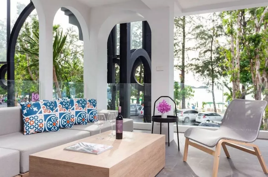 Отель Anona Beachfront Phuket Resort в Пхукете: Отель, Бассейн, Ресторан, Hotel, Swimming Pool, Restaurant, Beach, Пляж,