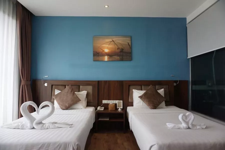 Отель The Blue Hotel в Пхукете: Hotel, Swimming Pool, Restaurant, Бассейн, Отель, Ресторан,