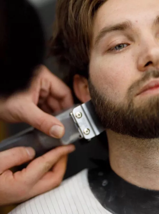 Барбершоп Royal Razor в Краснодаре: Мужская стрижка , Барбер , Барбершоп, Мужское пространство , Борода, Укладка волос , Стрижка,