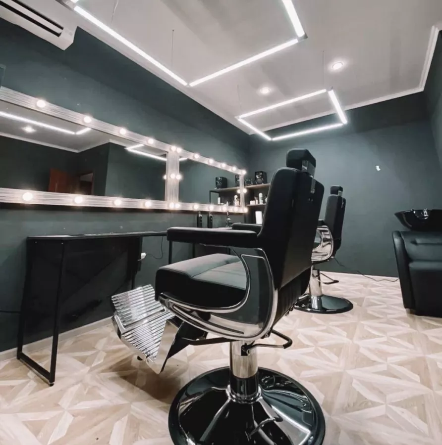 Барбершоп Gentelemens barber shop в Краснодаре: Стрижка , Барбершоп, Мужская стрижка , Мужское пространство , Барбер, Борода, Укладка волос ,