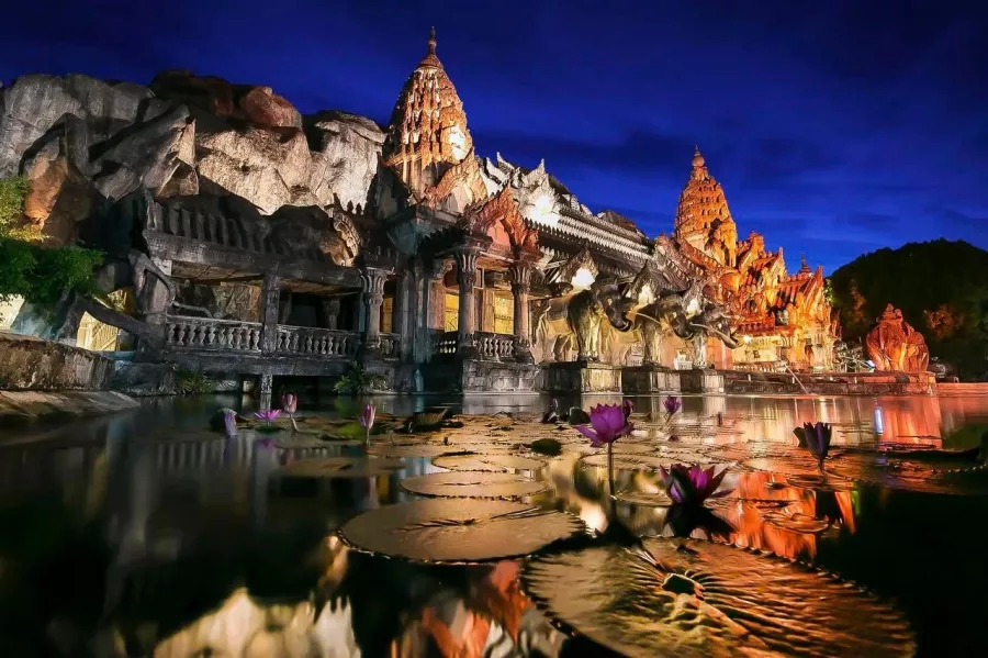 Тематический Парк Phuket FantaSea в Пхукете: Слоны, Акробаты, Цирк, Elephants, Circus, Acrobatics, Park, Парк, Театр, Theatre,