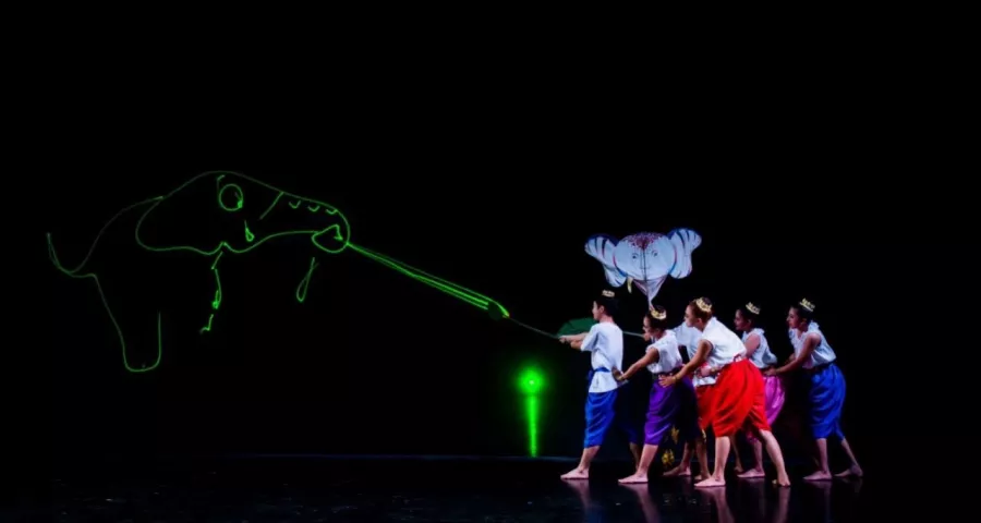 Тематический Парк Phuket FantaSea в Пхукете: Слоны, Акробаты, Цирк, Elephants, Circus, Acrobatics, Park, Парк, Театр, Theatre,