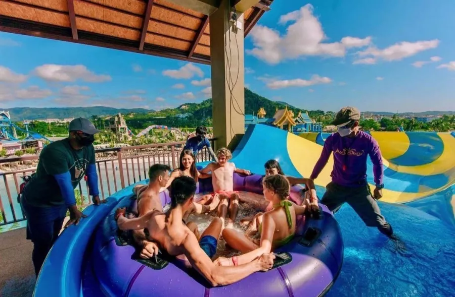 Аквапарк Andamanda Phuket в Пхукете: Аквапарк, Горки, Бассейн, Бар, Aqua Park , Slides, Bar, Swimming Pool,