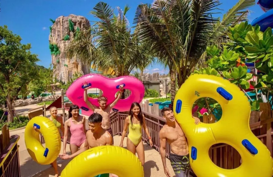 Аквапарк Andamanda Phuket в Пхукете: Аквапарк, Горки, Бассейн, Бар, Aqua Park , Slides, Bar, Swimming Pool,