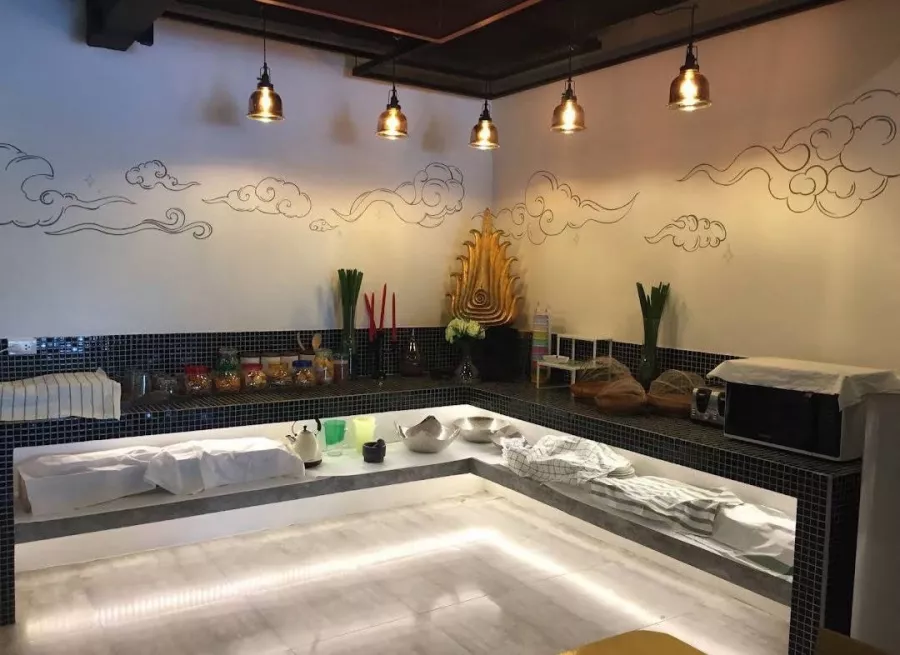 Хостел Hanuman V.I.P в Пхукете: Хостел, Hostel, Бар, Бильярд, Bar, Pool, Hotel, Отель,